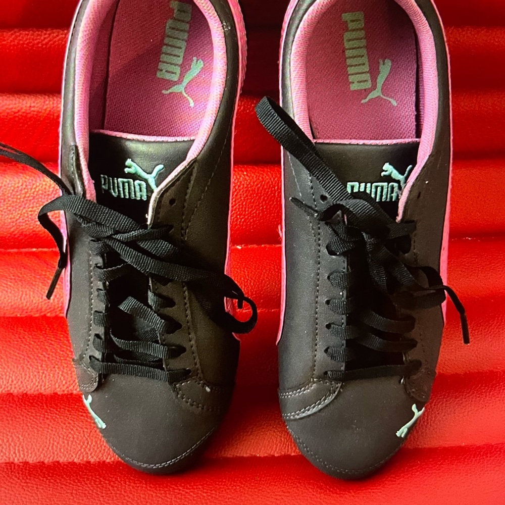 Puma Black Athletic Sneakers with Sporty Design. NWOT